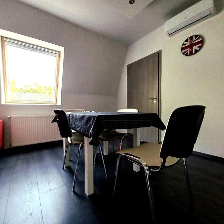 Buckingham Palace Apartman, Дебрецен Экстерьер фото