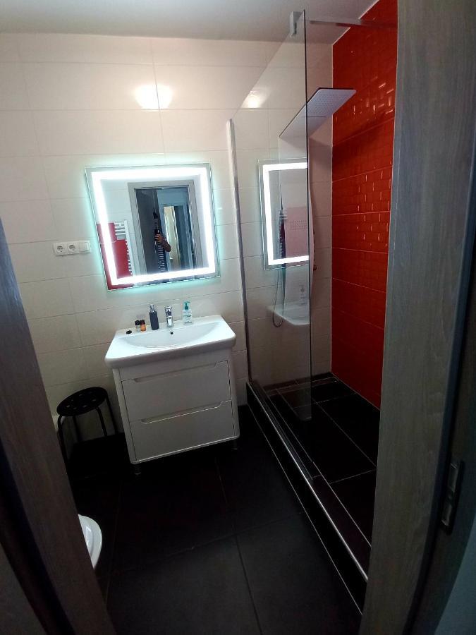 Buckingham Palace Apartman, Дебрецен Экстерьер фото
